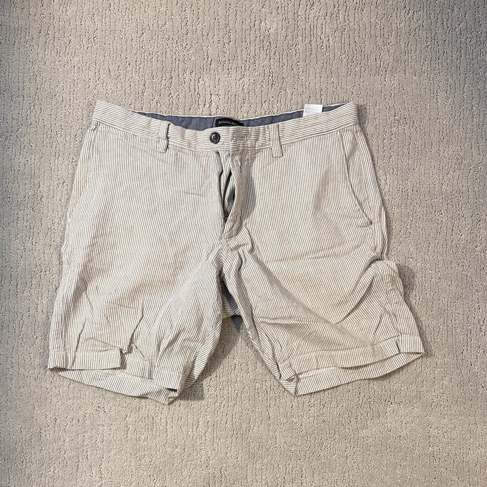 Banana Republic Men's Pinstriped Aiden Shorts